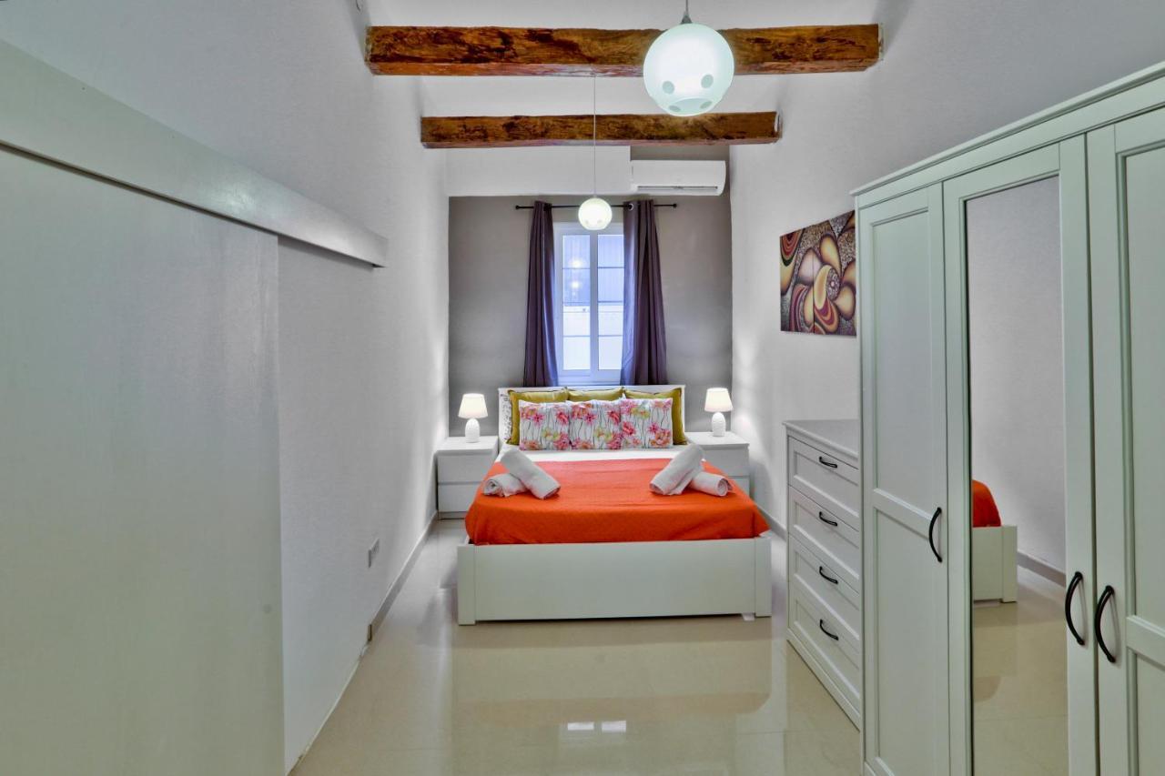 Charming Valletta 1 Bedroom Apartment Off Republic Street Sleeps 4 Eksteriør bilde