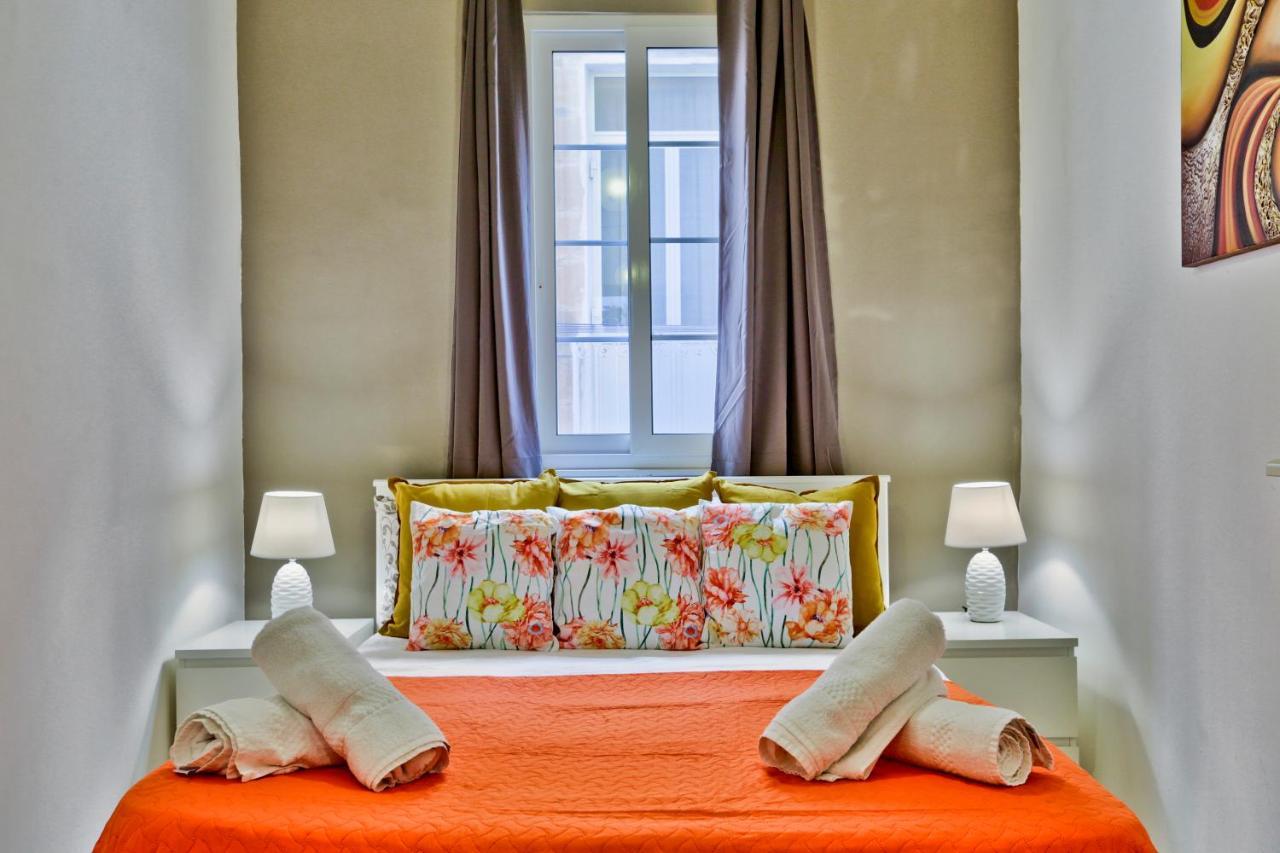 Charming Valletta 1 Bedroom Apartment Off Republic Street Sleeps 4 Eksteriør bilde